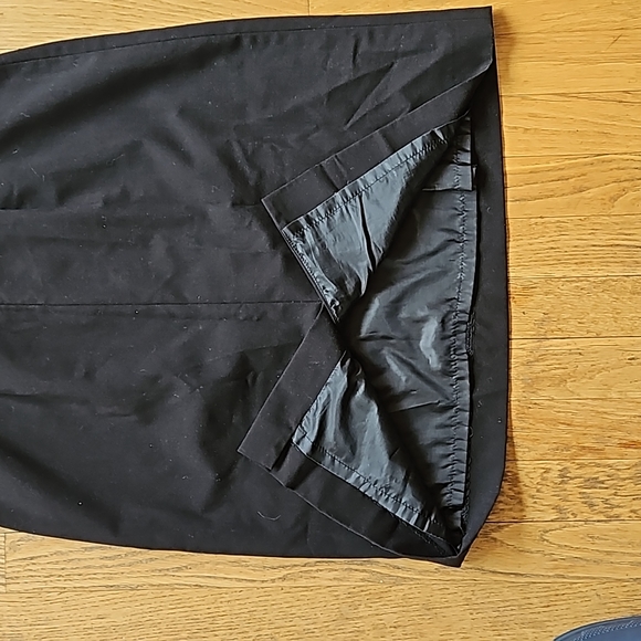 Tahari LBD with 1950s button collar 6 - Picture 5 of 7